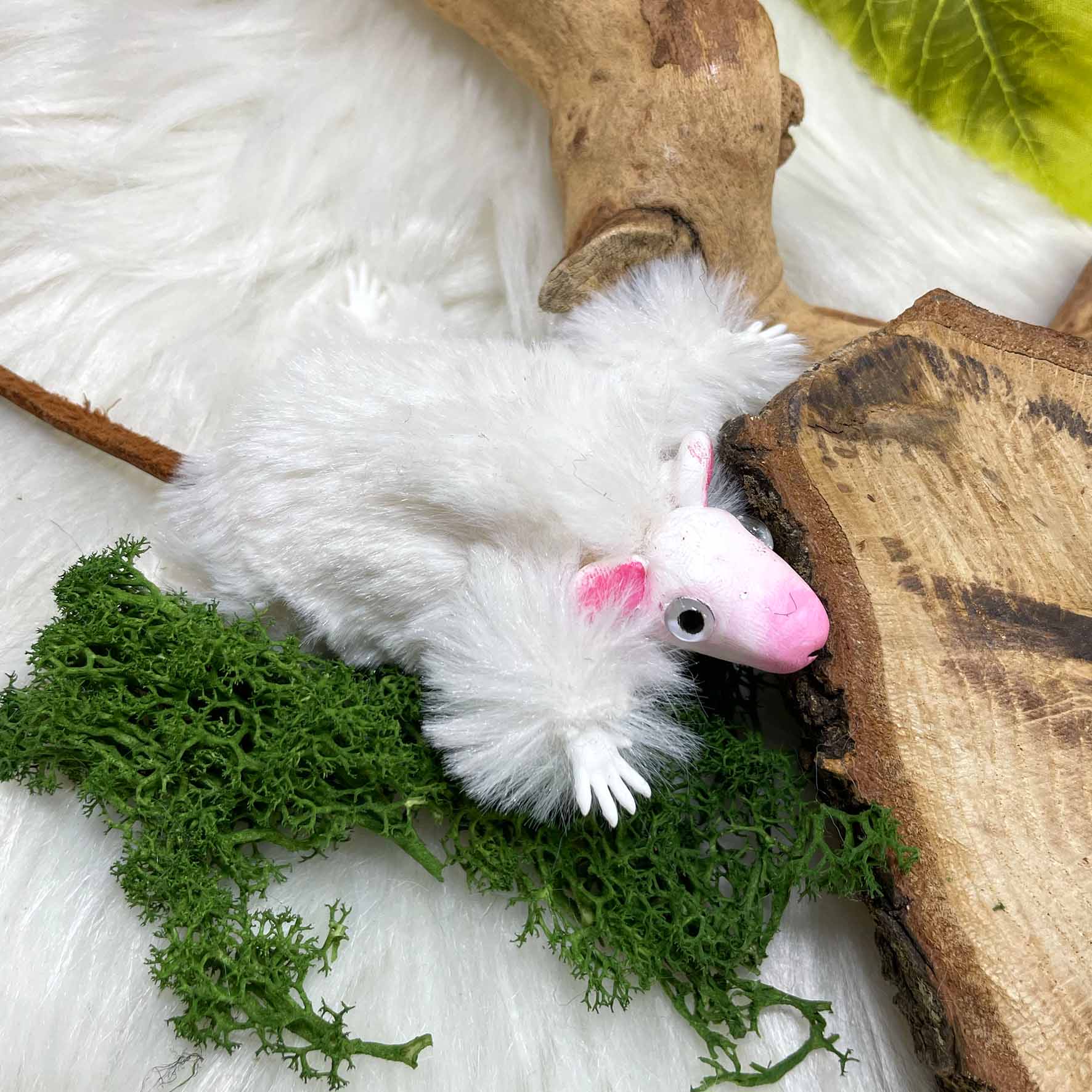 Fluffy white mouse plushie: Finn - Image 2